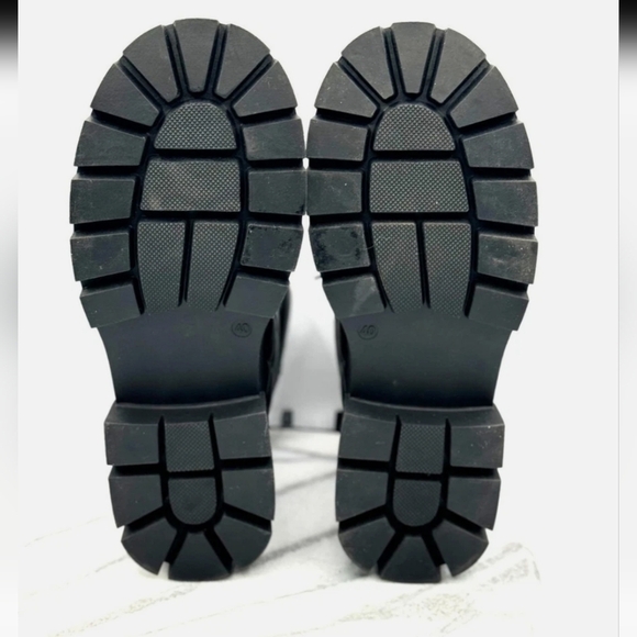 Vero Moda Black Quilted Moto Boots with Platform Sole - Picture 7 of 7